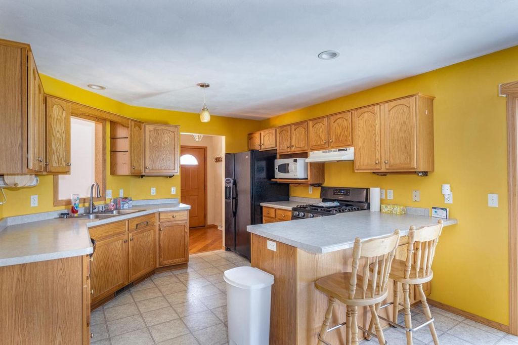 Photo of 2140 Deer Prairie DRIVE, Neenah, WI 54956 (MLS # 50325410)