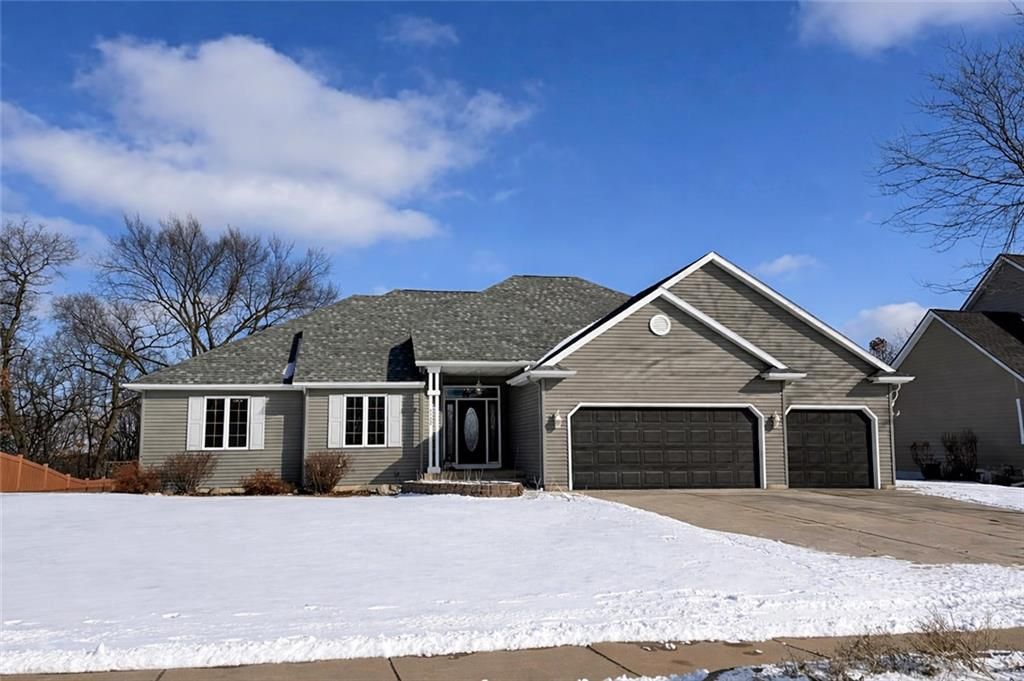 Photo of 4522 S Oakwood Hills PARKWAY, Eau Claire, WI 54701 (MLS # 1598582)