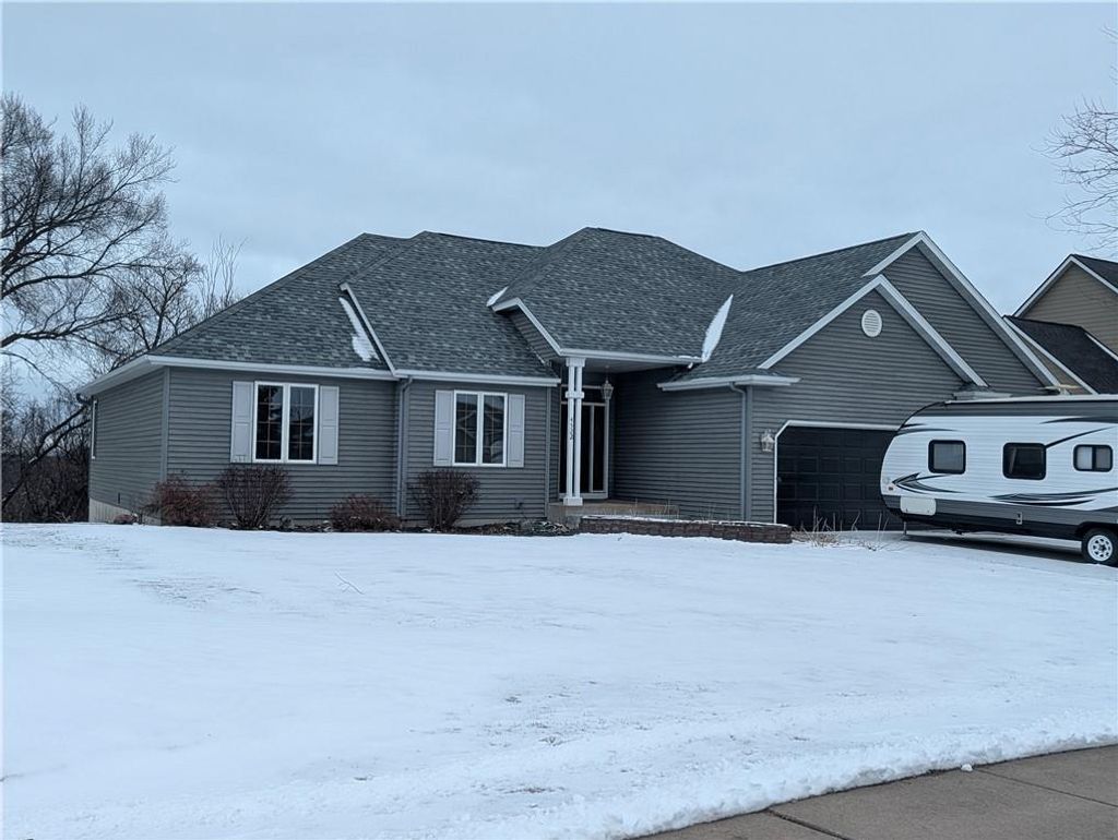 Photo of 4522 S Oakwood Hills PARKWAY, Eau Claire, WI 54701 (MLS # 1598582)
