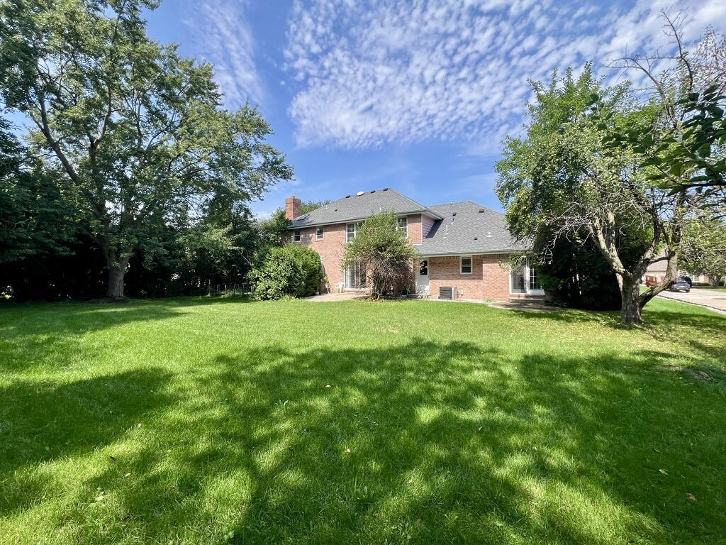 Photo of 12231 W White Oak DRIVE, Greenfield, WI 53228 (MLS # 1978652)