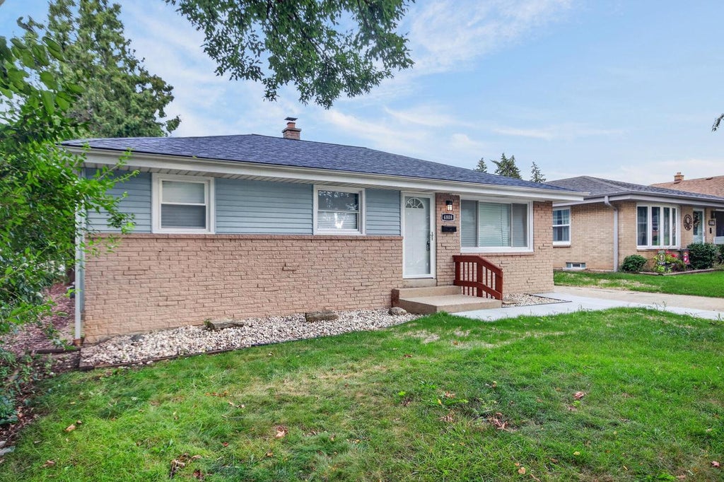 Photo of 4808 S 24th STREET, Milwaukee, WI 53221 (MLS # 1982368)