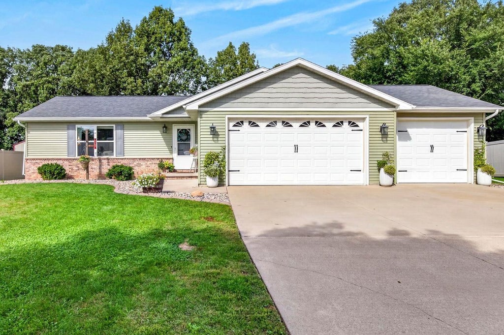 Photo of W6360 Goose Creek CIRCLE, Greenville, WI 54942 (MLS # 50332738)