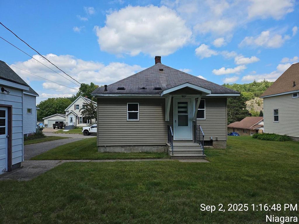 Photo of 1708 Ridge STREET, Niagara, WI 54151 (MLS # 50315957)