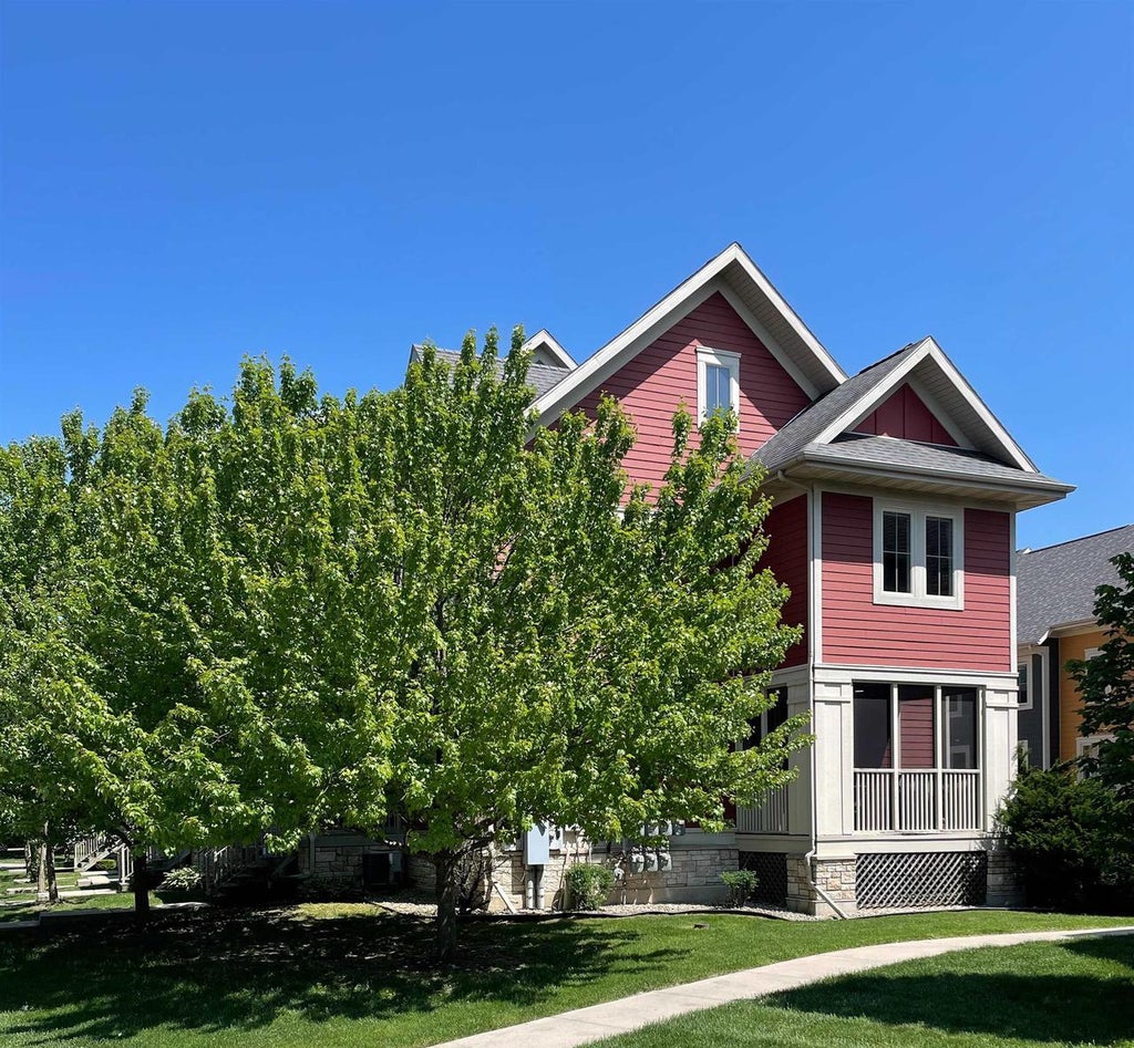 Photo of 8215 Flagstone DRIVE, Madison, WI 53719 (MLS # 2024130)