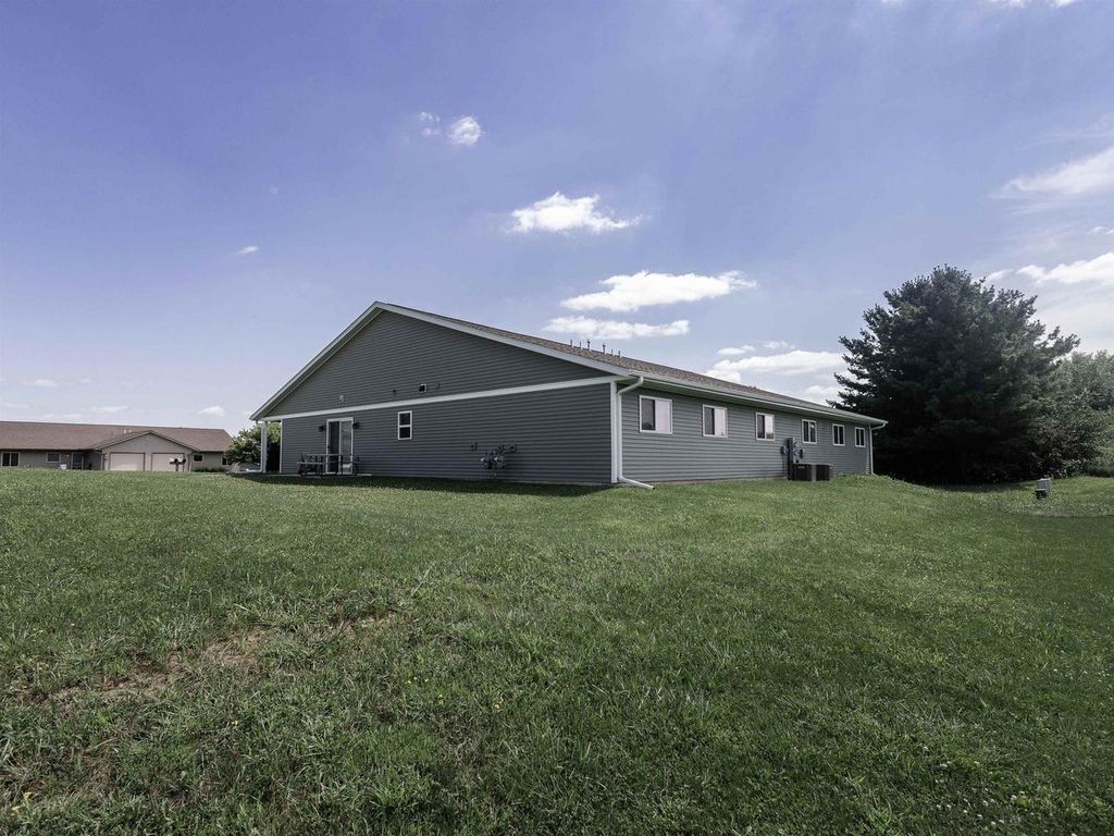 Photo of 1400 Bea Ann DRIVE, Dodgeville, WI 53565 (MLS # 2017984)