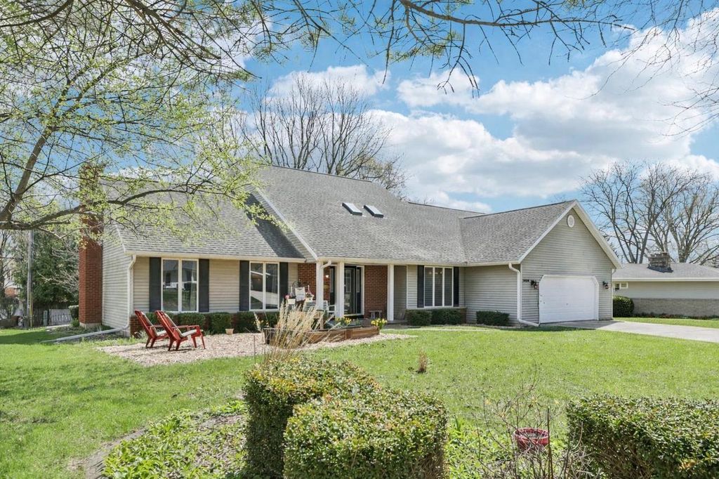 Photo of 5604 Maldwyn LANE, Madison, WI 53716 (MLS # 2020763)