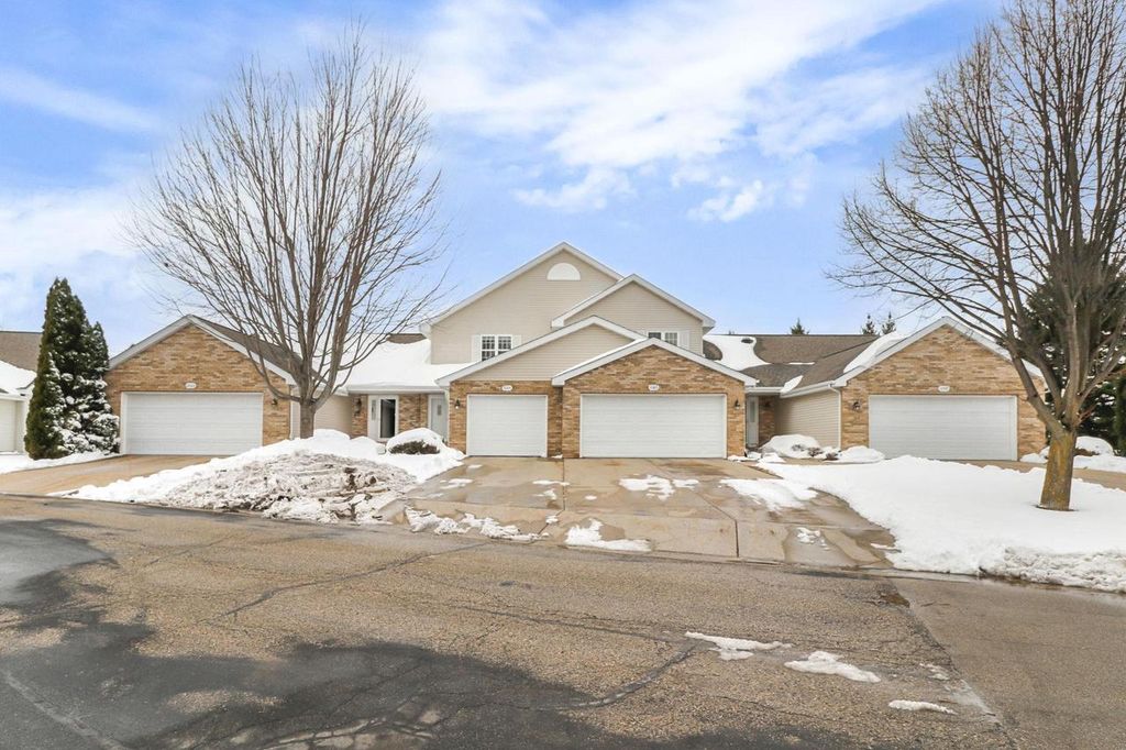 Photo of 1084 Stonewood CROSSING, Sun Prairie, WI 53590 (MLS # 2018158)