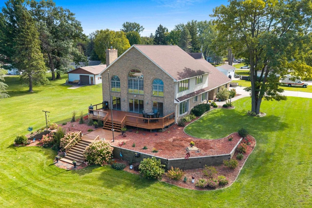 Photo of 3350 Lakeview DRIVE, Suamico, WI 54173 (MLS # 50333177)