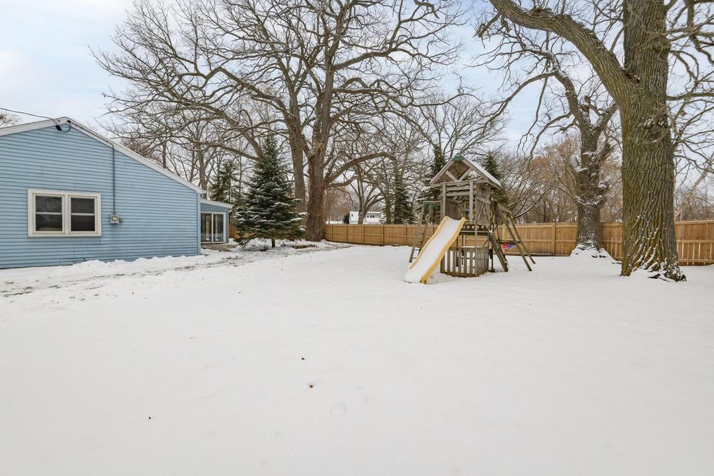 Photo of W5322 Bechaud Beach DRIVE, Fond Du Lac, WI 54935 (MLS # 1944859)