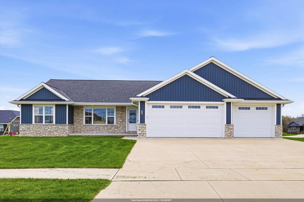 Photo of 2359 Tigerwood TRAIL, De Pere, WI 54115 (MLS # 50325008)