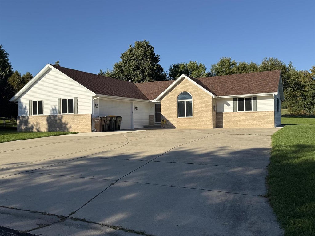 Photo of 1204 Navaho COURT, Fort Atkinson, WI 53538 (MLS # 2034209)