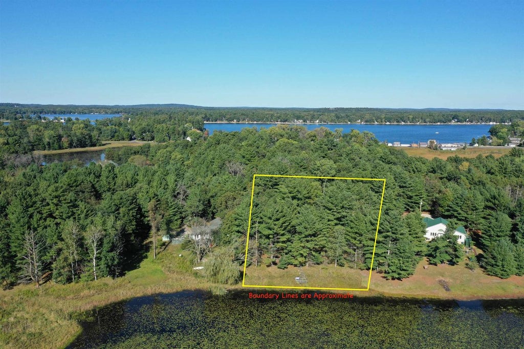 Photo of W7165 Indian Mounds CIRCLE, Wautoma, WI 54982 (MLS # 50333171)