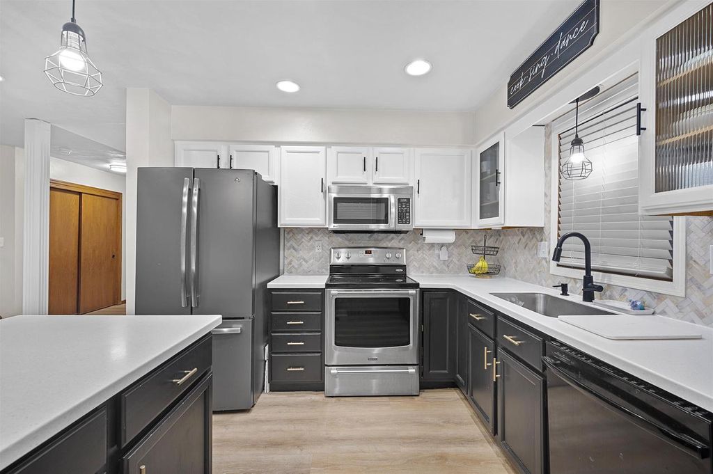 Photo of 2107 Meadowlark DRIVE, Janesville, WI 53546 (MLS # 2013062)