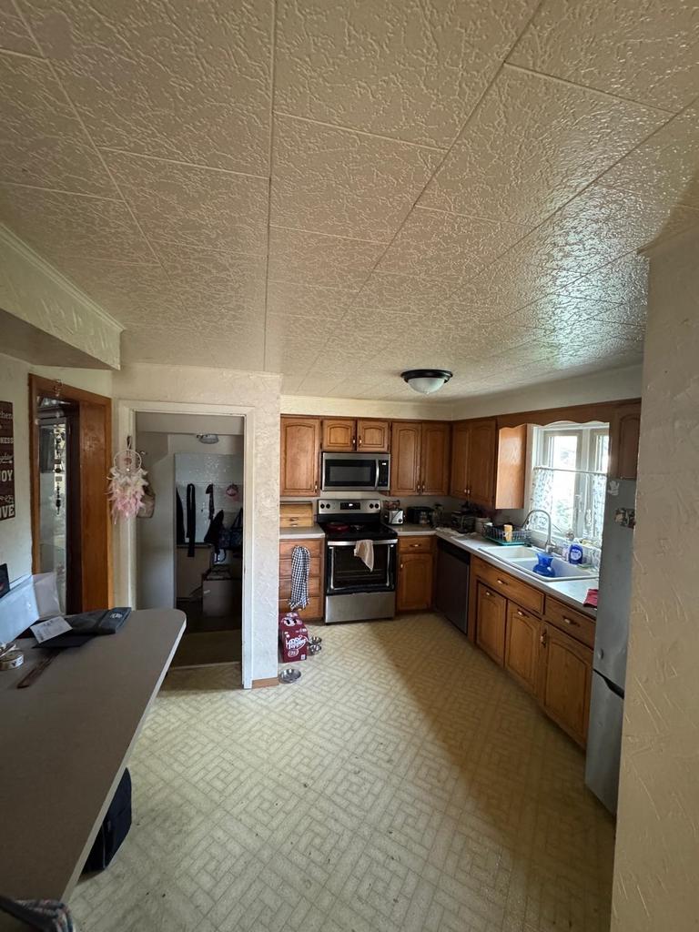 Photo of 1009 Red Oak LANE, Appleton, WI 54915 (MLS # 50333991)