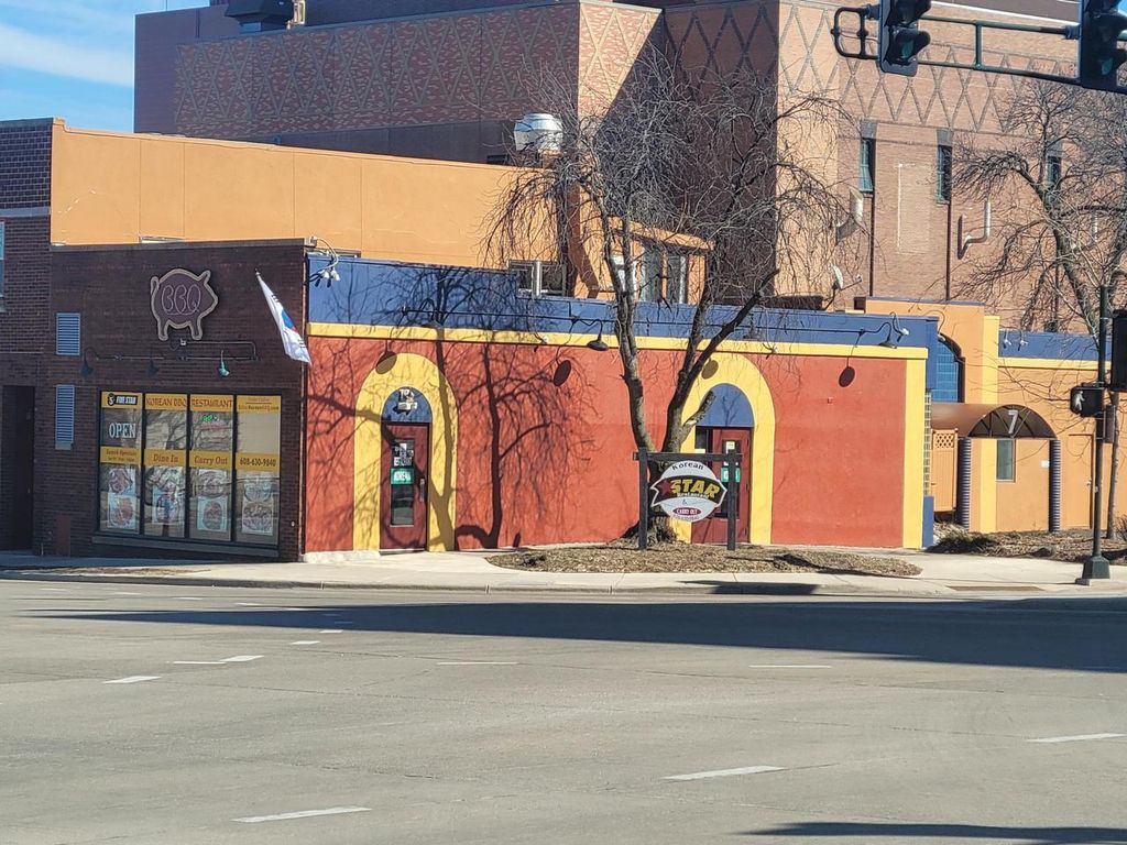 Photo of 605 E Washington AVENUE #2, Madison, WI 53703 (MLS # 1952177)