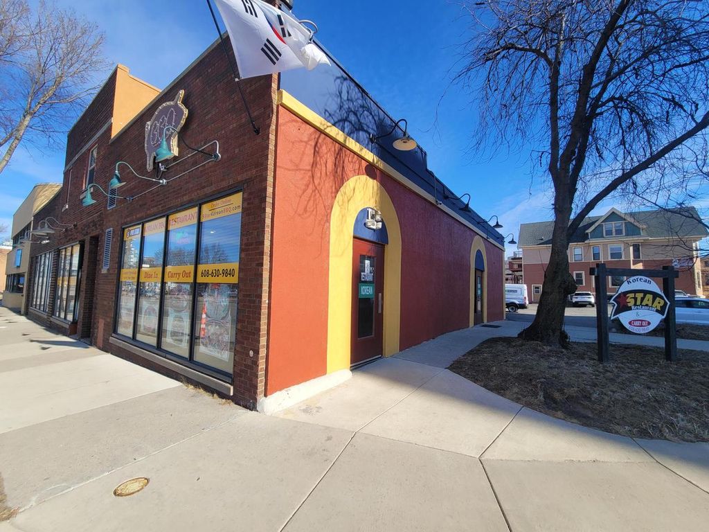 Photo of 605 E Washington AVENUE #2, Madison, WI 53703 (MLS # 1952177)