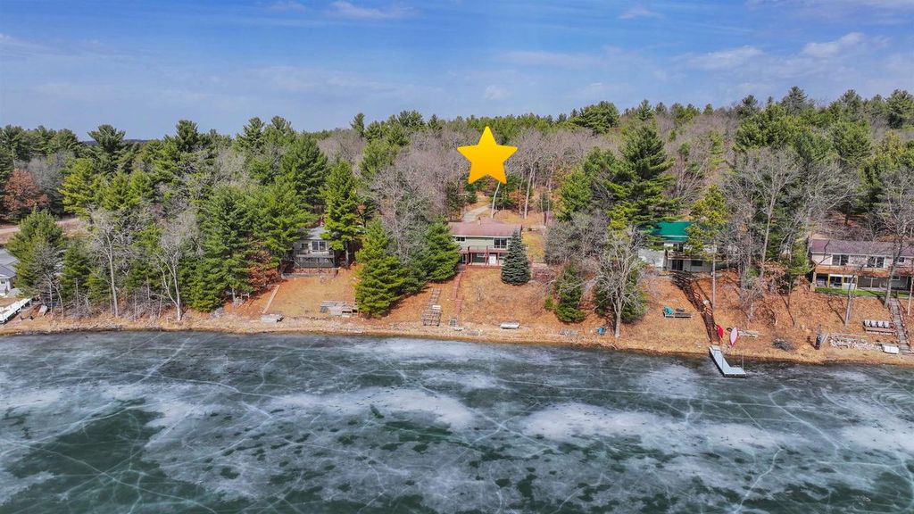 Photo of W5155 N Twin Lake ROAD, Waupaca, WI 54981 (MLS # 50322192)
