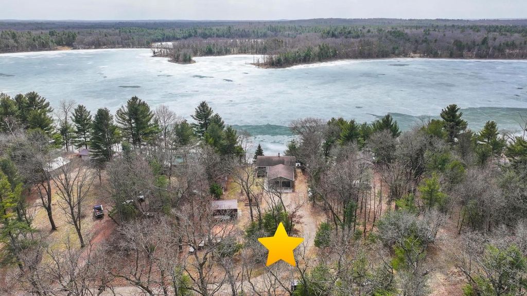 Photo of W5155 N Twin Lake ROAD, Waupaca, WI 54981 (MLS # 50322192)