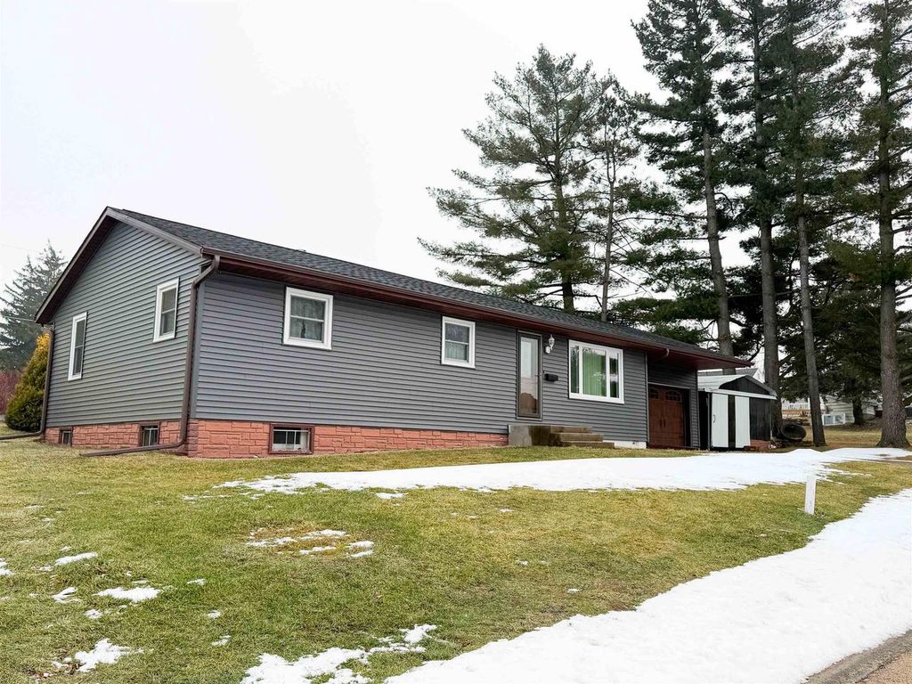 Photo of 218 Chestnut STREET, Belmont, WI 53510 (MLS # 2014438)