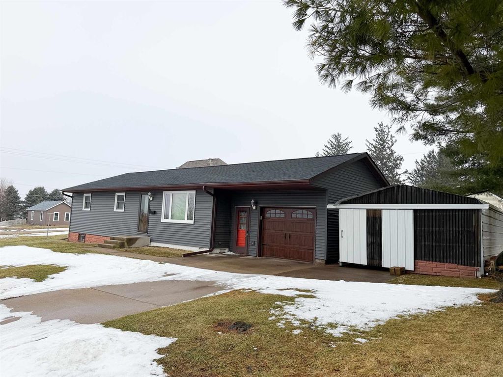 Photo of 218 Chestnut STREET, Belmont, WI 53510 (MLS # 2014438)