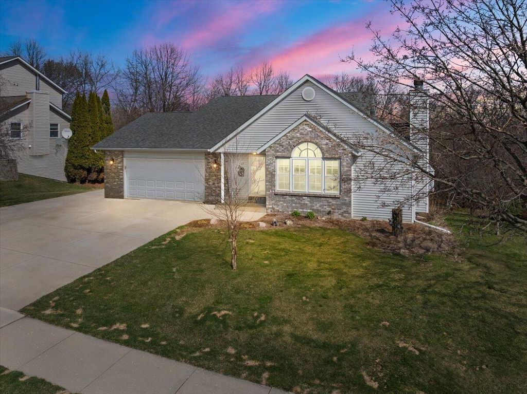 Photo of 1407 Villa Park COURT, West Bend, WI 53090 (MLS # 1957244)