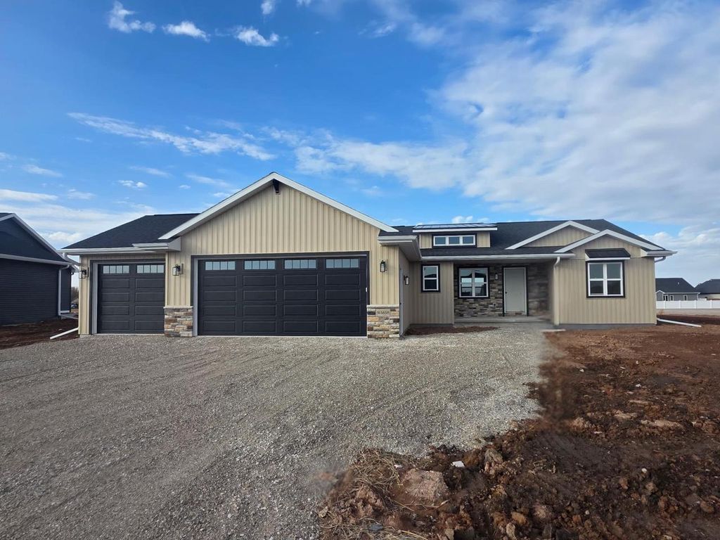 Photo of W5658 Tonys WAY, Appleton, WI 54915 (MLS # 50322081)