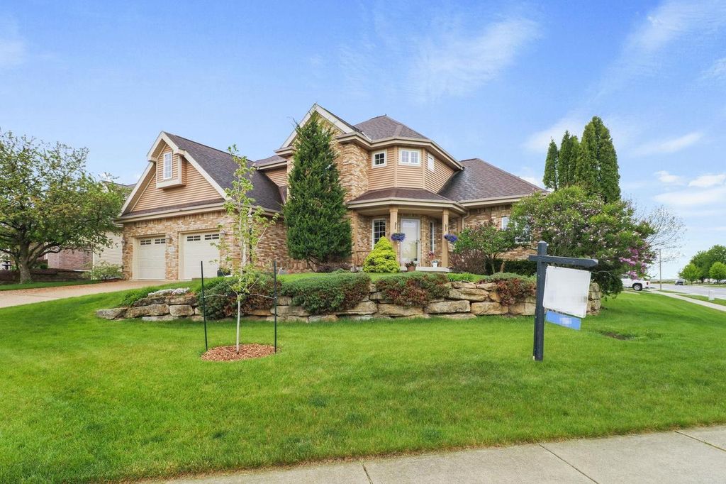 Photo of 301 Bergamont BOULEVARD, Oregon, WI 53575 (MLS # 2022516)