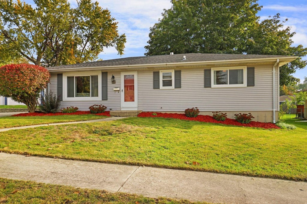 Photo of 432 Donald DRIVE, Burlington, WI 53105 (MLS # 1986518)