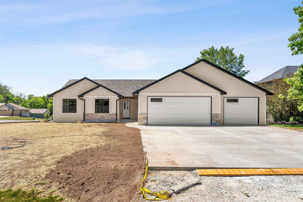Photo of W5168 Natures Way DRIVE, Sherwood, WI 54169 (MLS # 50326738)