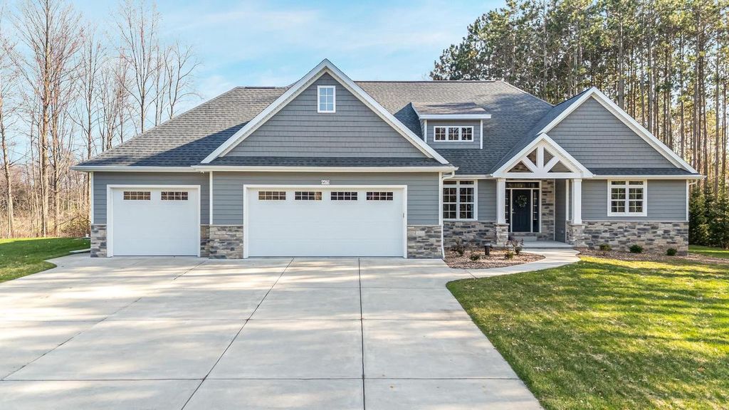 Photo of 6673 Autumn Blaze TRAIL, Sobieski, WI 54171 (MLS # 50324077)