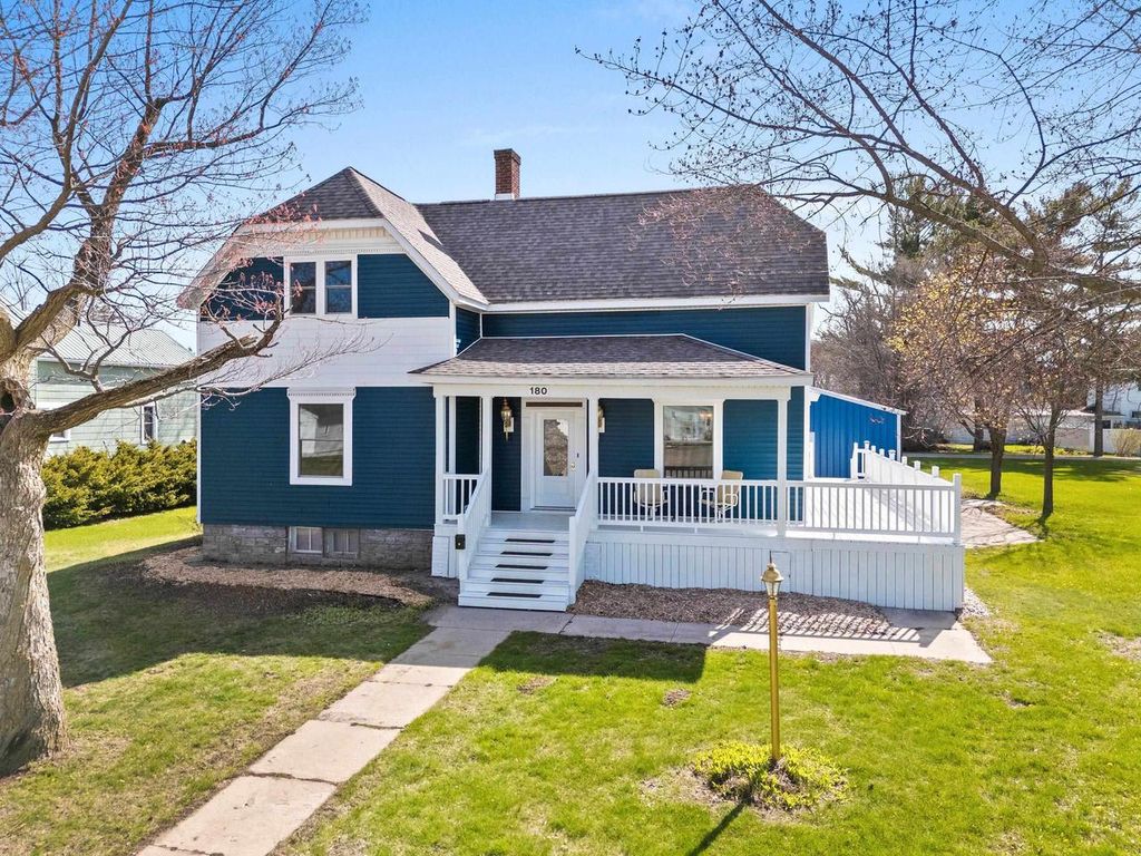 Photo of 180 S Beebe AVENUE, Peshtigo, WI 54157 (MLS # 50320546)