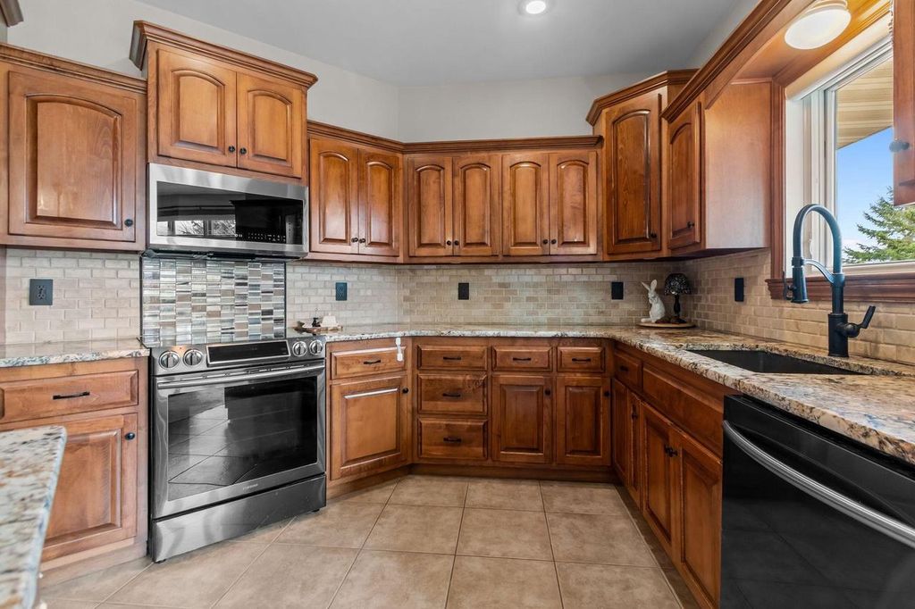 Photo of 2304 Haysacher COURT, Kaukauna, WI 54130 (MLS # 50323186)