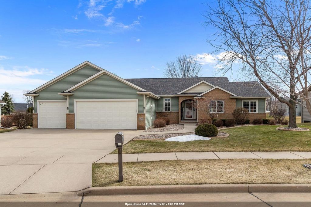 Photo of 2304 Haysacher COURT, Kaukauna, WI 54130 (MLS # 50323186)