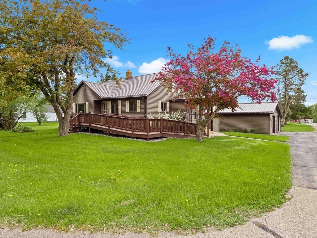 Photo of 418 Monroe AVENUE, Wausaukee, WI 54177 (MLS # 50325864)