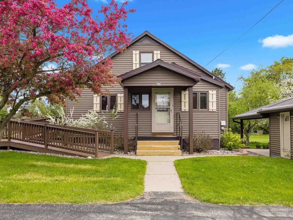 Photo of 418 Monroe AVENUE, Wausaukee, WI 54177 (MLS # 50325864)