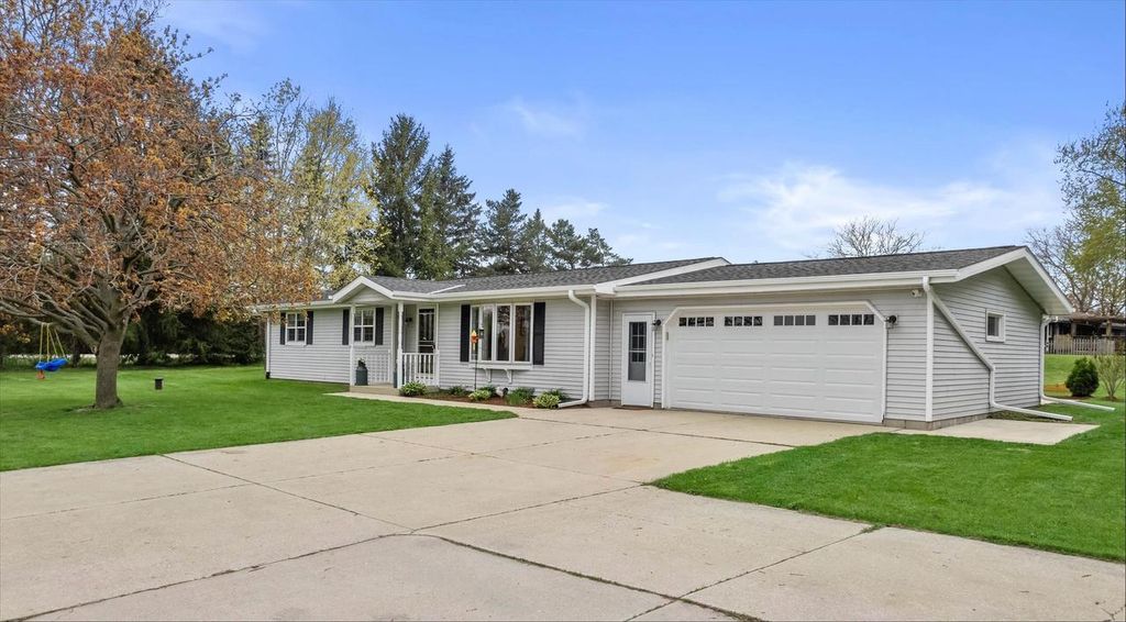 Photo of W1179 Stein WAY, Ashippun, WI 53066 (MLS # 2022004)