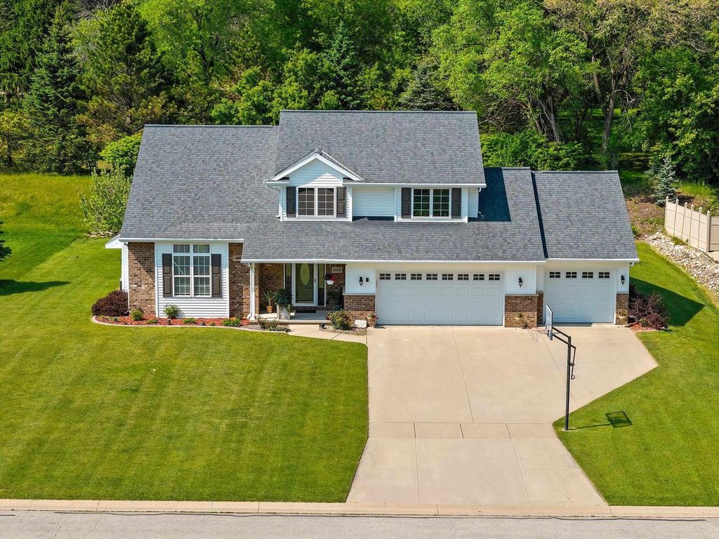 Photo of 2018 Bracton ROAD, Suamico, WI 54313 (MLS # 50326297)