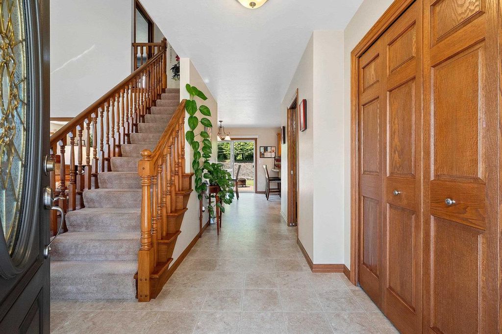 Photo of 2018 Bracton ROAD, Suamico, WI 54313 (MLS # 50326297)