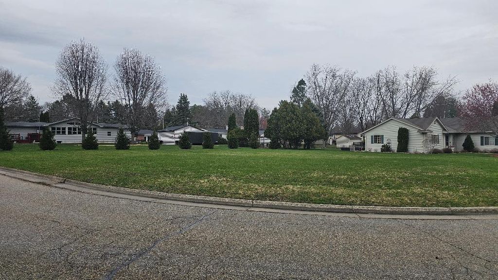 Photo of Lt2 Garrison DRIVE, Lake Geneva, WI 53147 (MLS # 1956381)