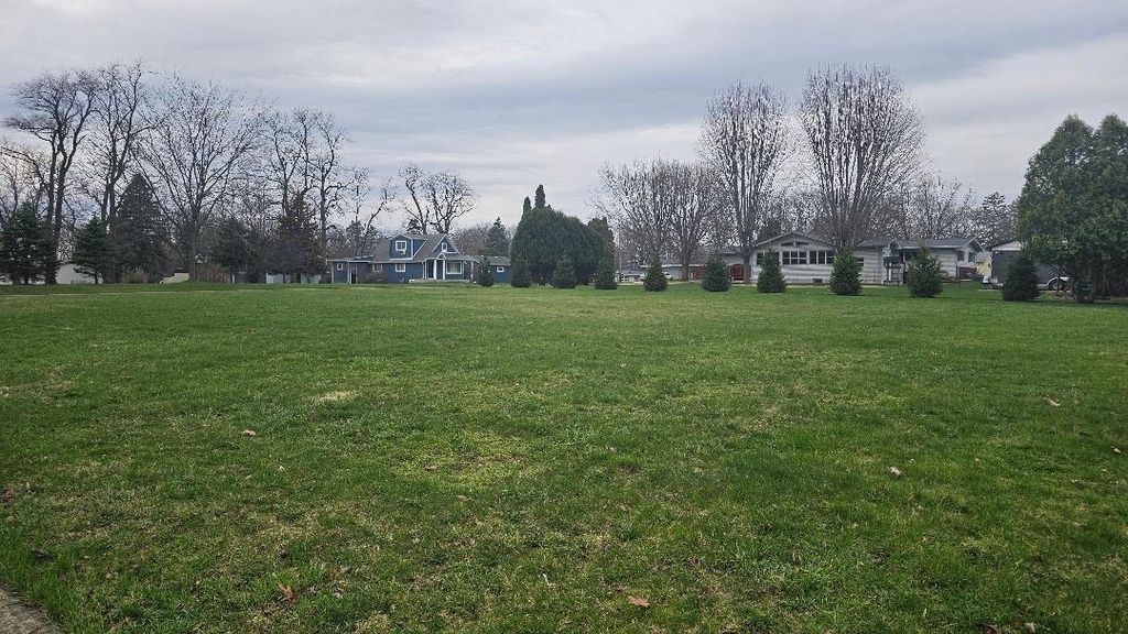 Photo of Lt2 Garrison DRIVE, Lake Geneva, WI 53147 (MLS # 1956381)