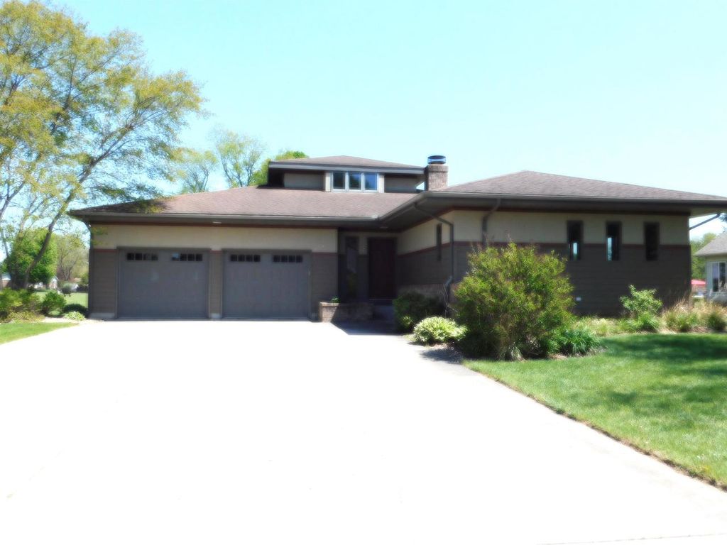 Photo of 555 N Washington STREET, Spring Green, WI 53588 (MLS # 2022869)