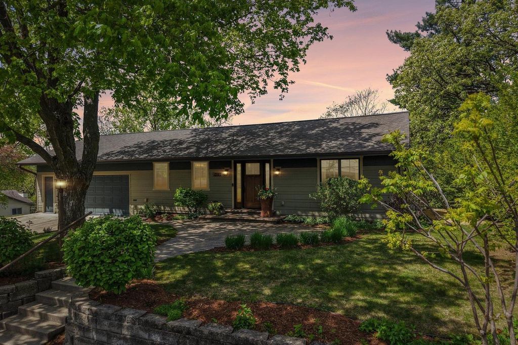 Photo of 7450 South AVENUE, Middleton, WI 53562 (MLS # 2022944)