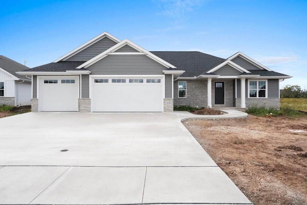 Photo of 3236 Willow ROAD, Green Bay, WI 54311 (MLS # 50326398)