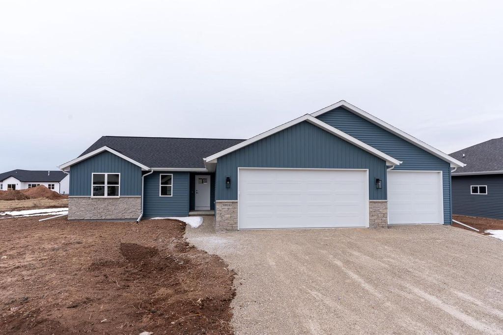 Photo of N9243 Anton STREET, Appleton, WI 54915 (MLS # 50325621)