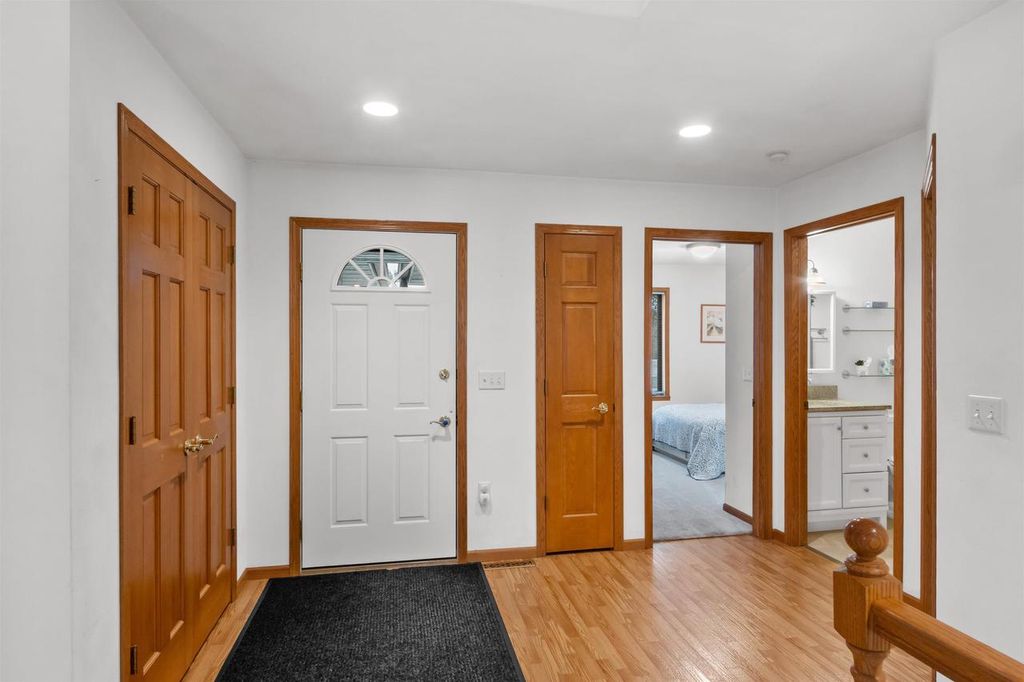 Photo of 3350-3352 Wilson AVENUE, Plover, WI 54467 (MLS # 22505474)