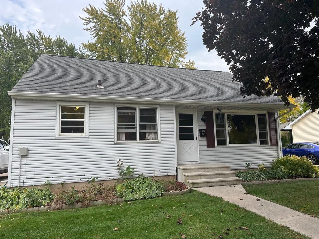 Photo of 871 Plank ROAD, Menasha, WI 54952 (MLS # 50317655)