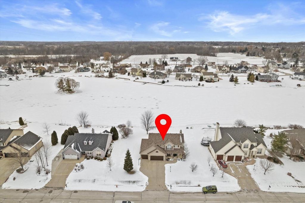 Photo of 3212 E Lindy LANE, Oak Creek, WI 53154 (MLS # 1946377)