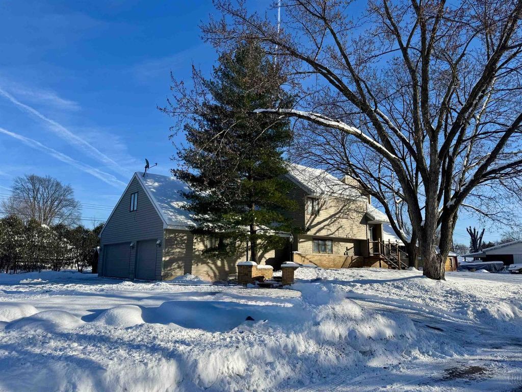 Photo of 1014 S 6th STREET, Prairie Du Chien, WI 53821 (MLS # 2013529)