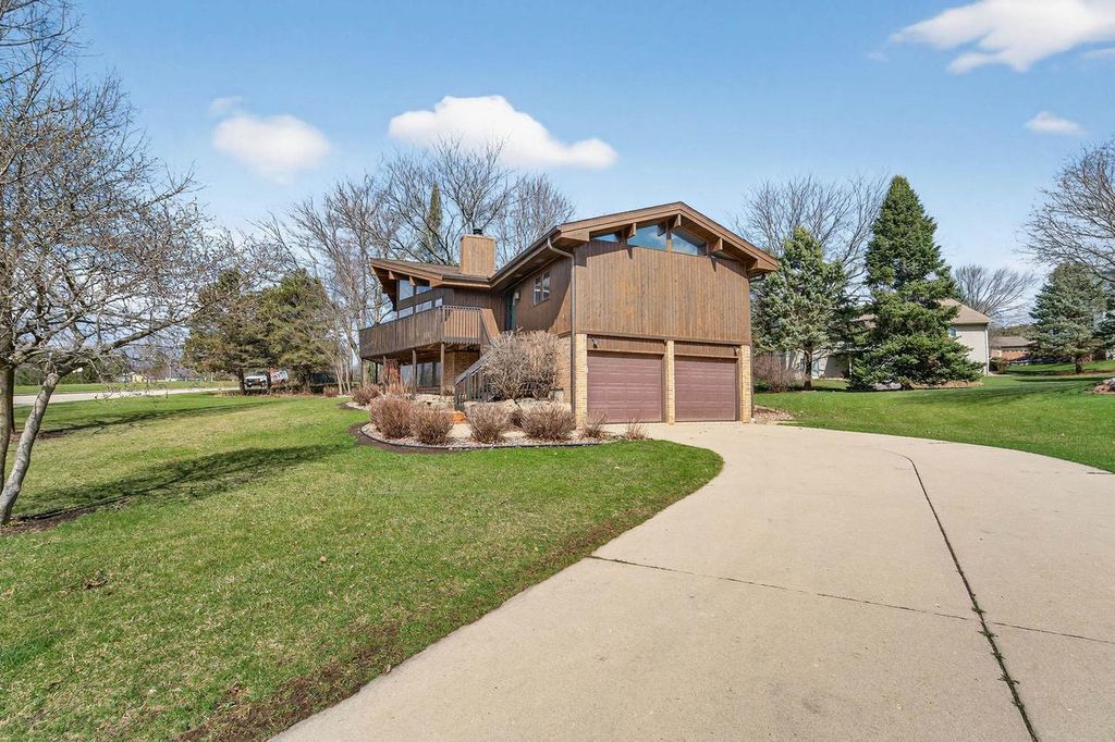 Photo of 700 Reid DRIVE, Mount Horeb, WI 53572 (MLS # 2020378)