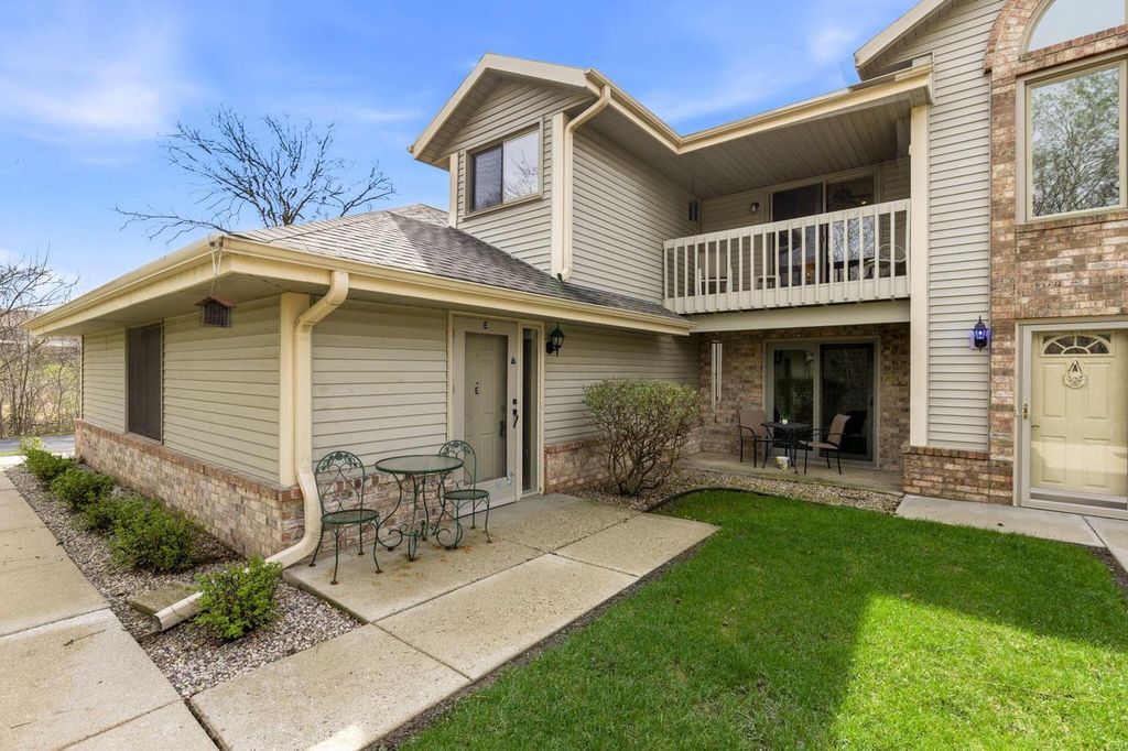 Photo of 2112 Woodburn ROAD #E, Waukesha, WI 53188 (MLS # 1958134)